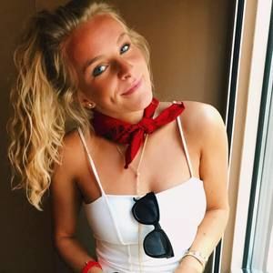 Meet your Posher, Eva